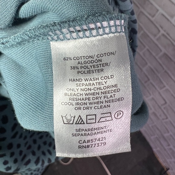 Like New |•ANN TAYLOR•| Graphic Long Sleeve Top - Picture 7 of 7